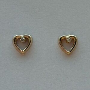 14k Diamond Gold Heart Stud Earrings